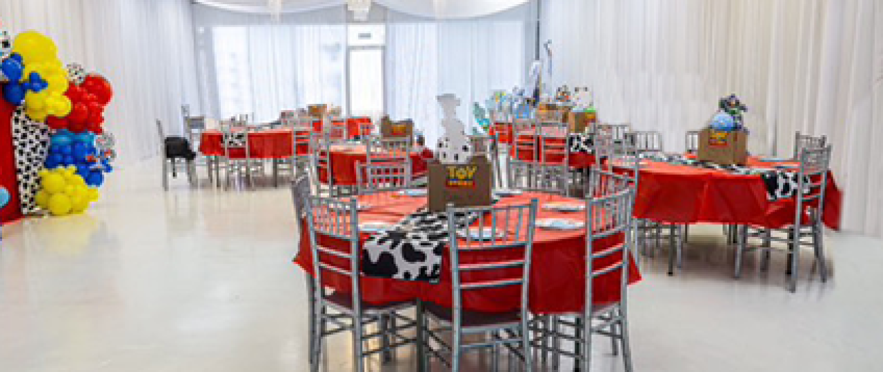 Spacious &amp; Comfortable With 2,400 square feet of open space and a 100-person capacity, Social Space is ideal for both intimate celebrations and larger social gatherings.